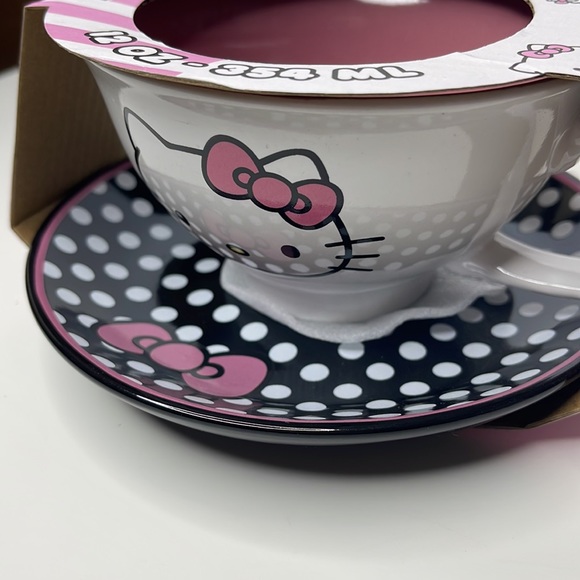New Hello Kitty Tea cup & saucer set 12oz - Picture 9 of 16
